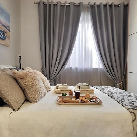 Cozy Rooms - Great Bus Connections - Free Parking موستا المظهر الخارجي الصورة