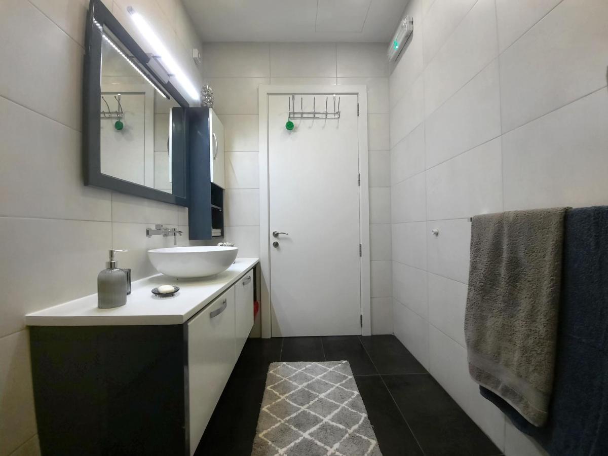 Cozy Rooms - Great Bus Connections - Free Parking موستا المظهر الخارجي الصورة