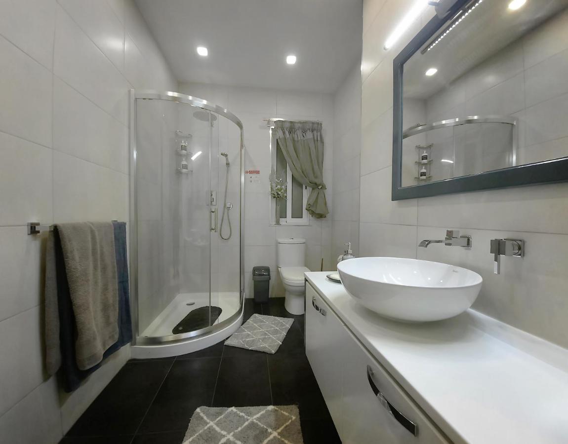 Cozy Rooms - Great Bus Connections - Free Parking موستا المظهر الخارجي الصورة