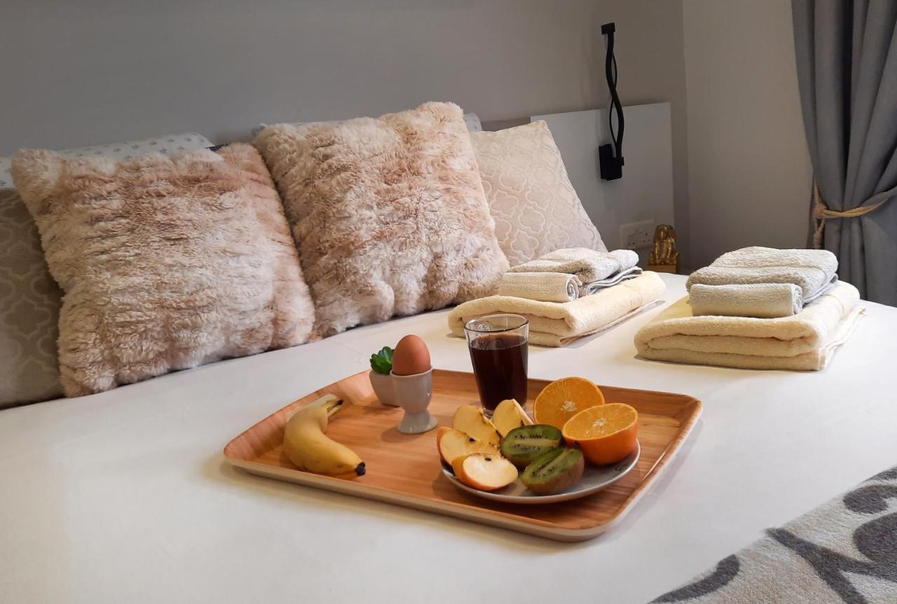 Cozy Rooms - Great Bus Connections - Free Parking موستا المظهر الخارجي الصورة